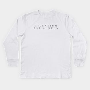 Silentium est Aureum Kids Long Sleeve T-Shirt